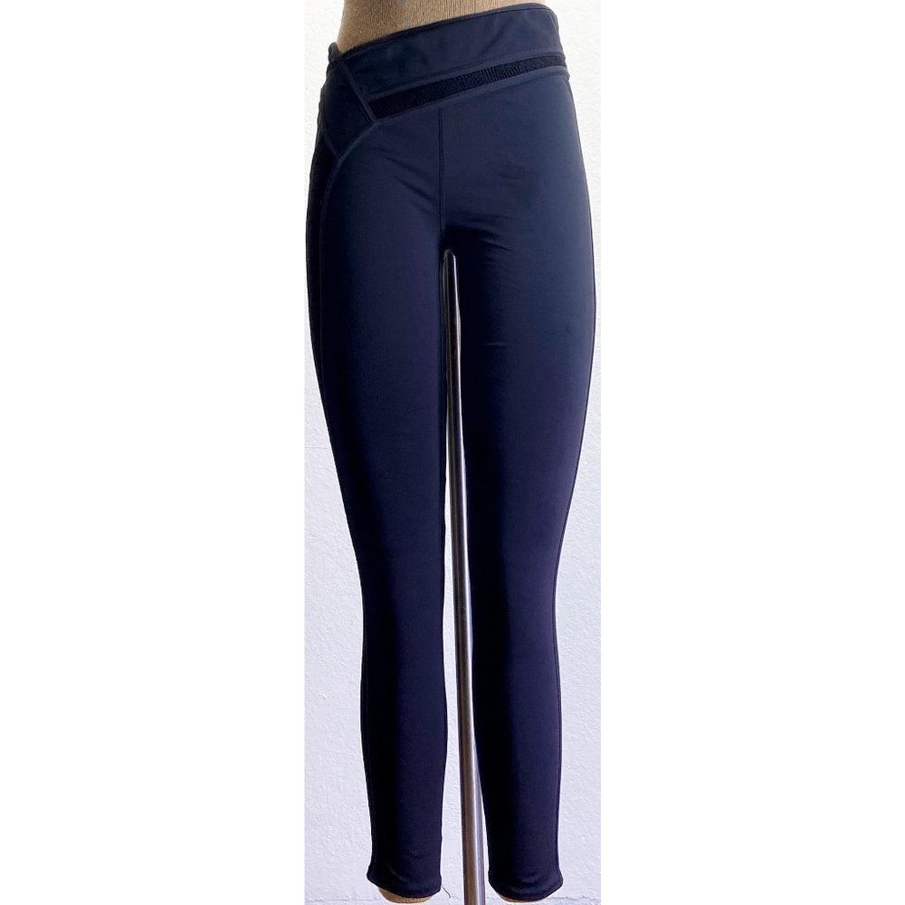 Free People Black Floral Lace Light Weight Long Activewear Leggings w. Pocket, S